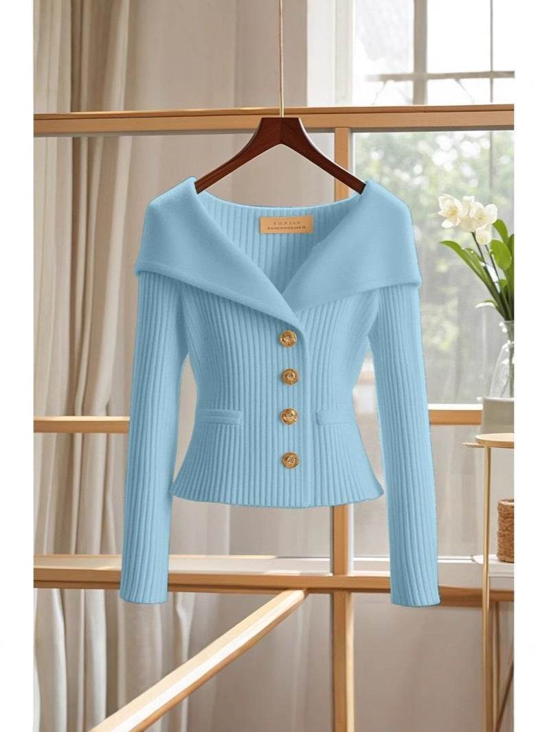 סריג אלגנטי עם כפתורי זהב וקול רחב - Nessiha