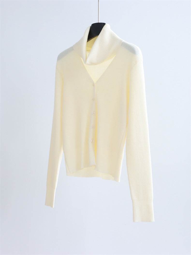 סוודר צמר אפור עם צווארון רחב - Nessiha