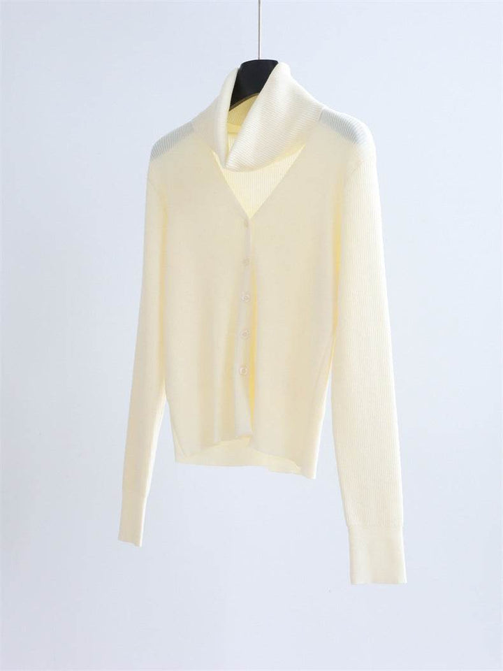 סוודר צמר אפור עם צווארון רחב - Nessiha